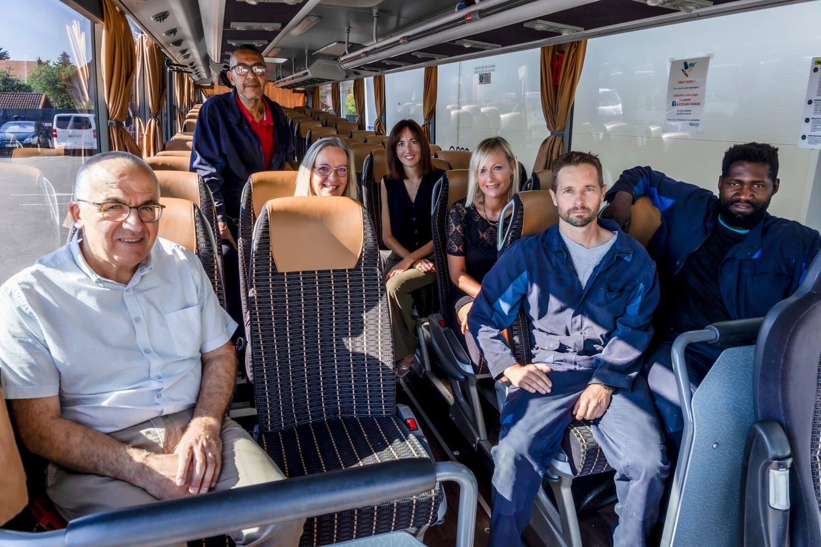 Équipe Autocars Maron à votre service